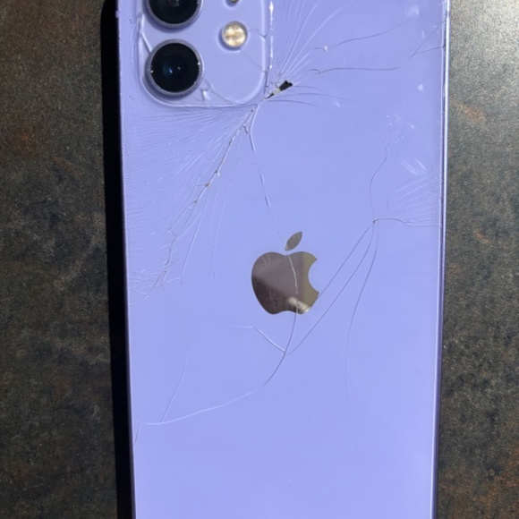 iPhone 12 - Picture 5 of 6